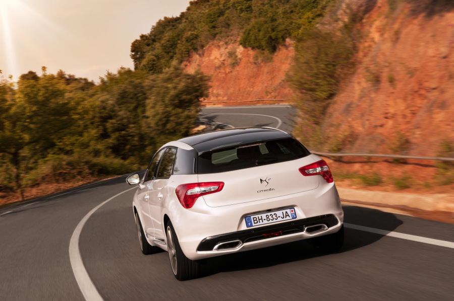  Citroen DS5 2012 года  (фото 30 из 182)